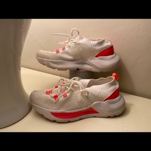 Just Fab white and coral tennis shoes